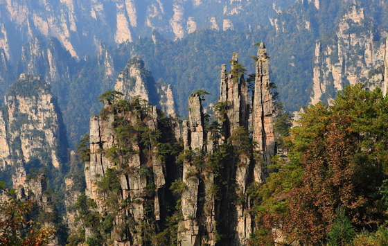 長(zhǎng)沙出發(fā)到黃龍洞、張家界森林公園、天門山仙山、鳳凰五日游